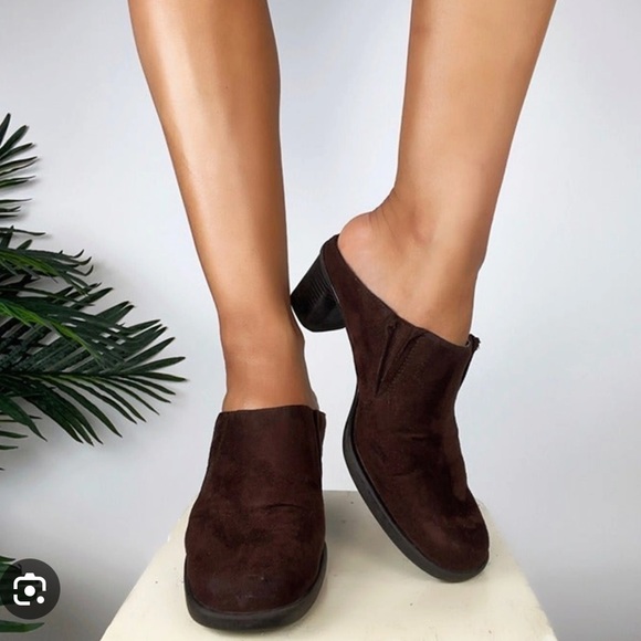 Brown Mule Heels - Picture 1 of 2